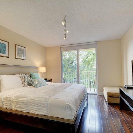 Renovated 2/2 Unit At Yacht Club/Aventuraアパートメント エクステリア 写真