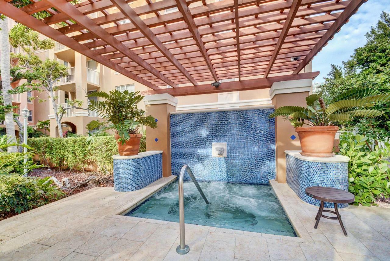 Renovated 2/2 Unit At Yacht Club/Aventuraアパートメント エクステリア 写真
